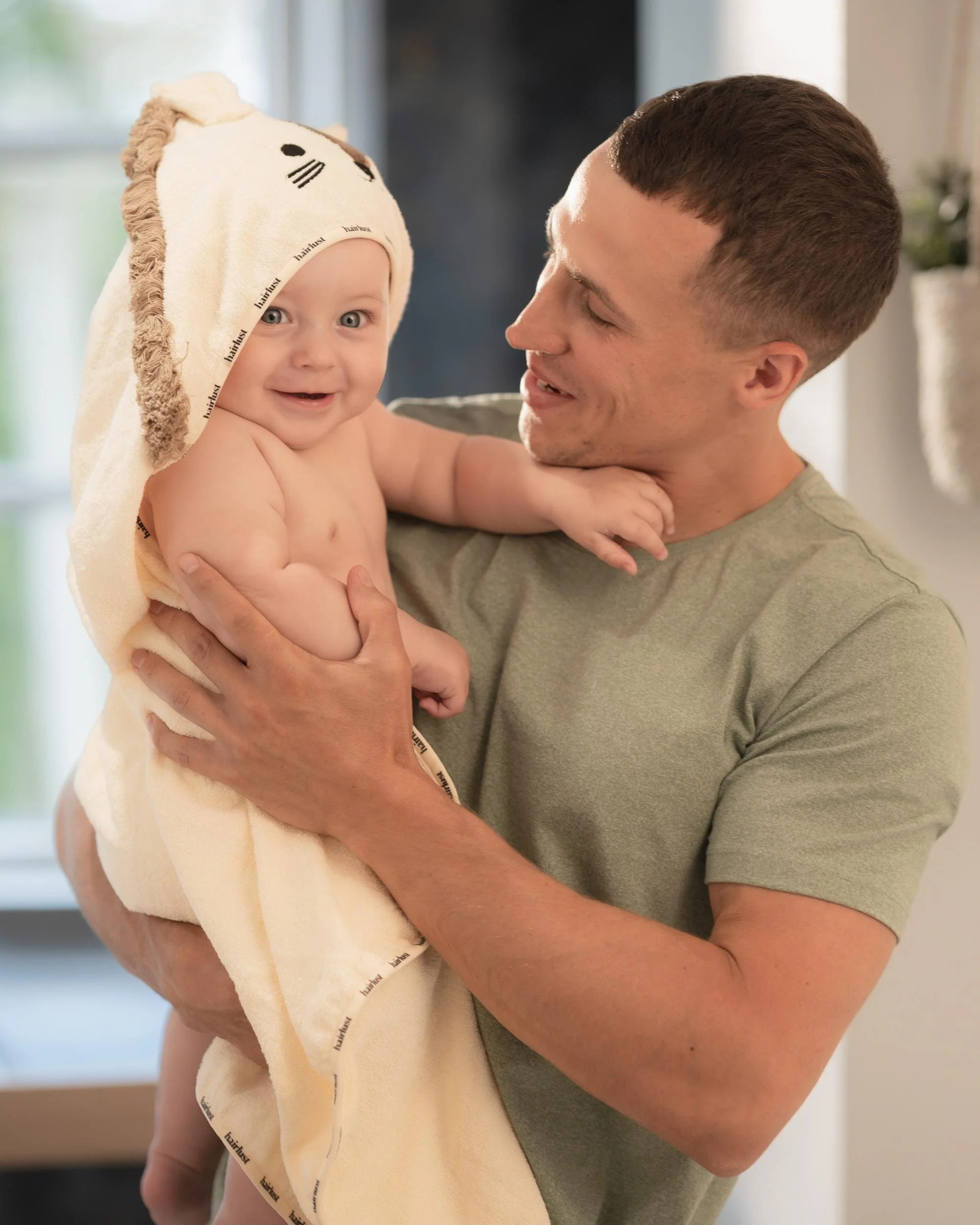 Bamboo Baby Hooded Towel, Leeuw - Image 6