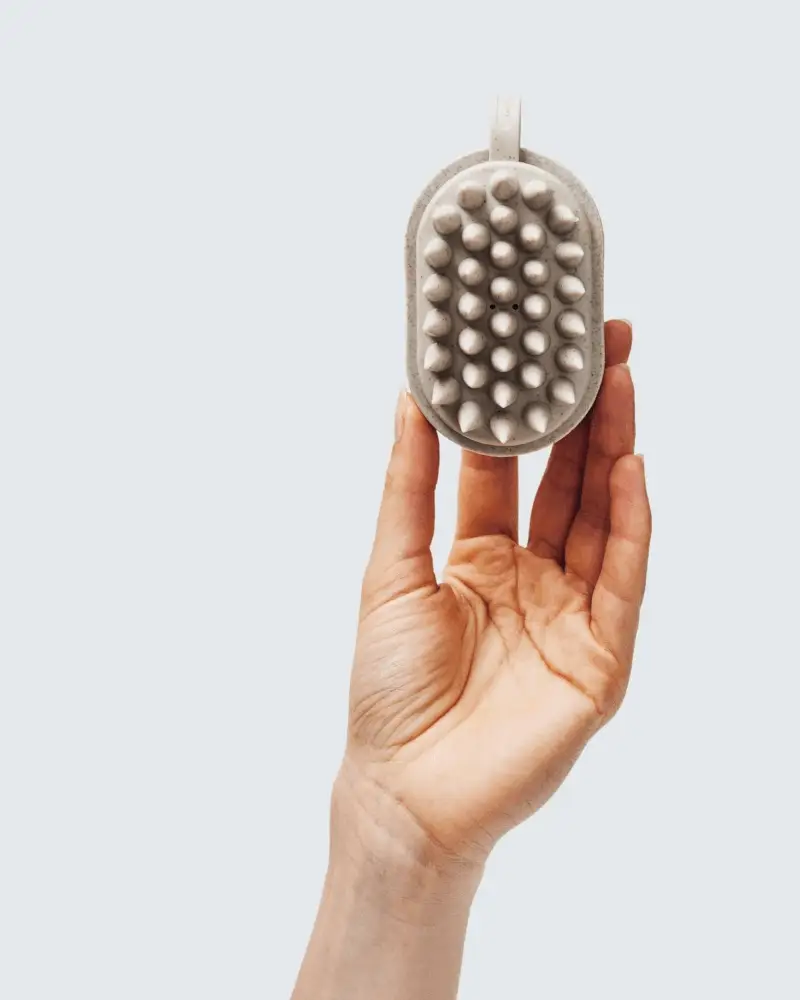 In-Shower Shampoo Brush, White - Image 3