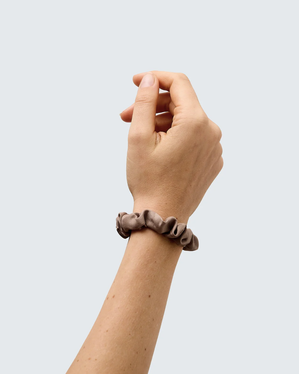 Satin Silk Scrunchies, Klein, 5-Pack, Koffie - Image 4