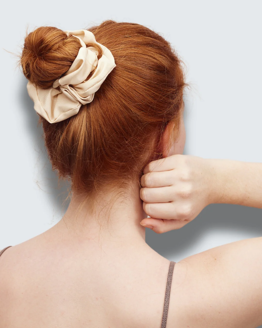 Satin Silk Scrunchies, XXL, 3-Pack, Koffie - Image 3