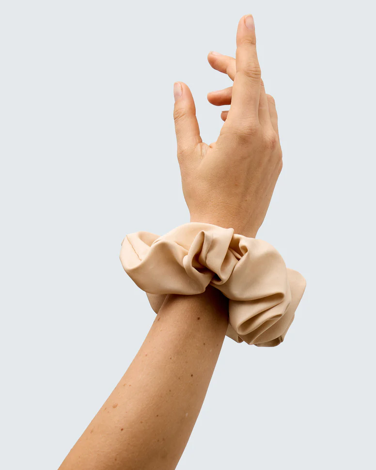 Satin Silk Scrunchies, XXL, 3-Pack, Koffie - Image 4